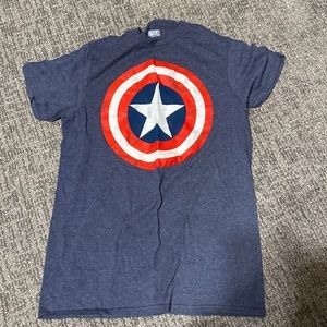 Captain America shirt size small good condition